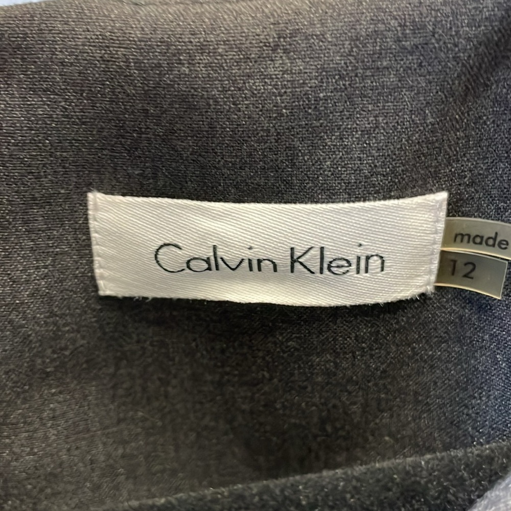 Calvin Klein Size 12 Flattering and Elegant Gray, Black, & White Midi Dress - Picture 2 of 5